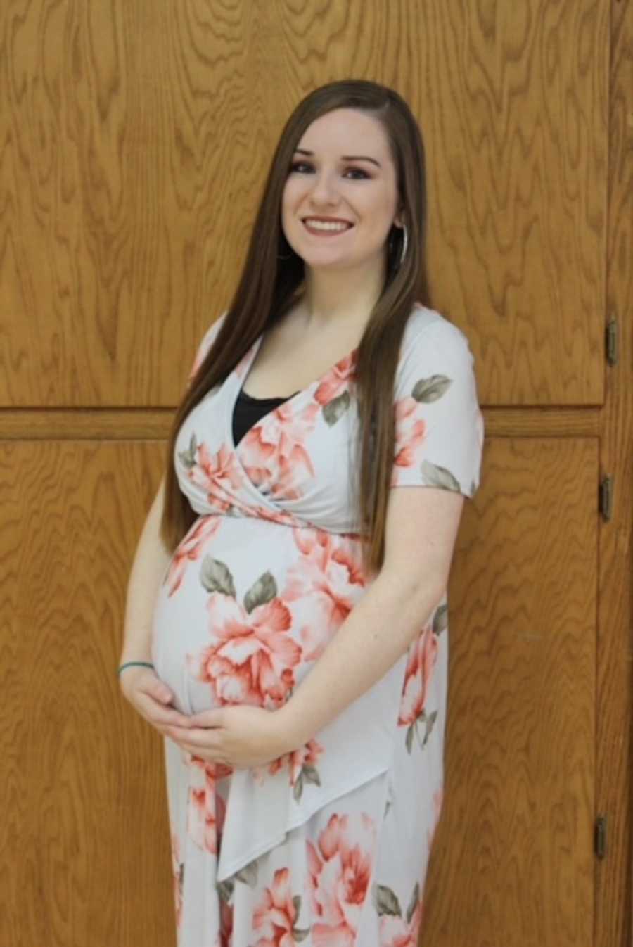 ‘I see twins!’ The doctor’s face paled. ‘I think there are five.’ Mom